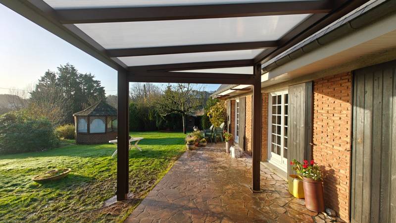 Faire installer une pergola par un professionnel près du Havre